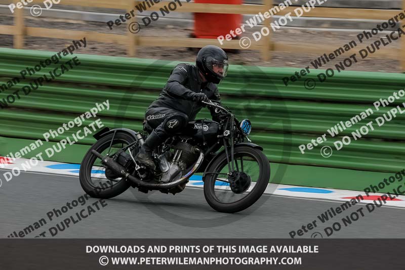 Vintage motorcycle club;eventdigitalimages;mallory park;mallory park trackday photographs;no limits trackdays;peter wileman photography;trackday digital images;trackday photos;vmcc festival 1000 bikes photographs